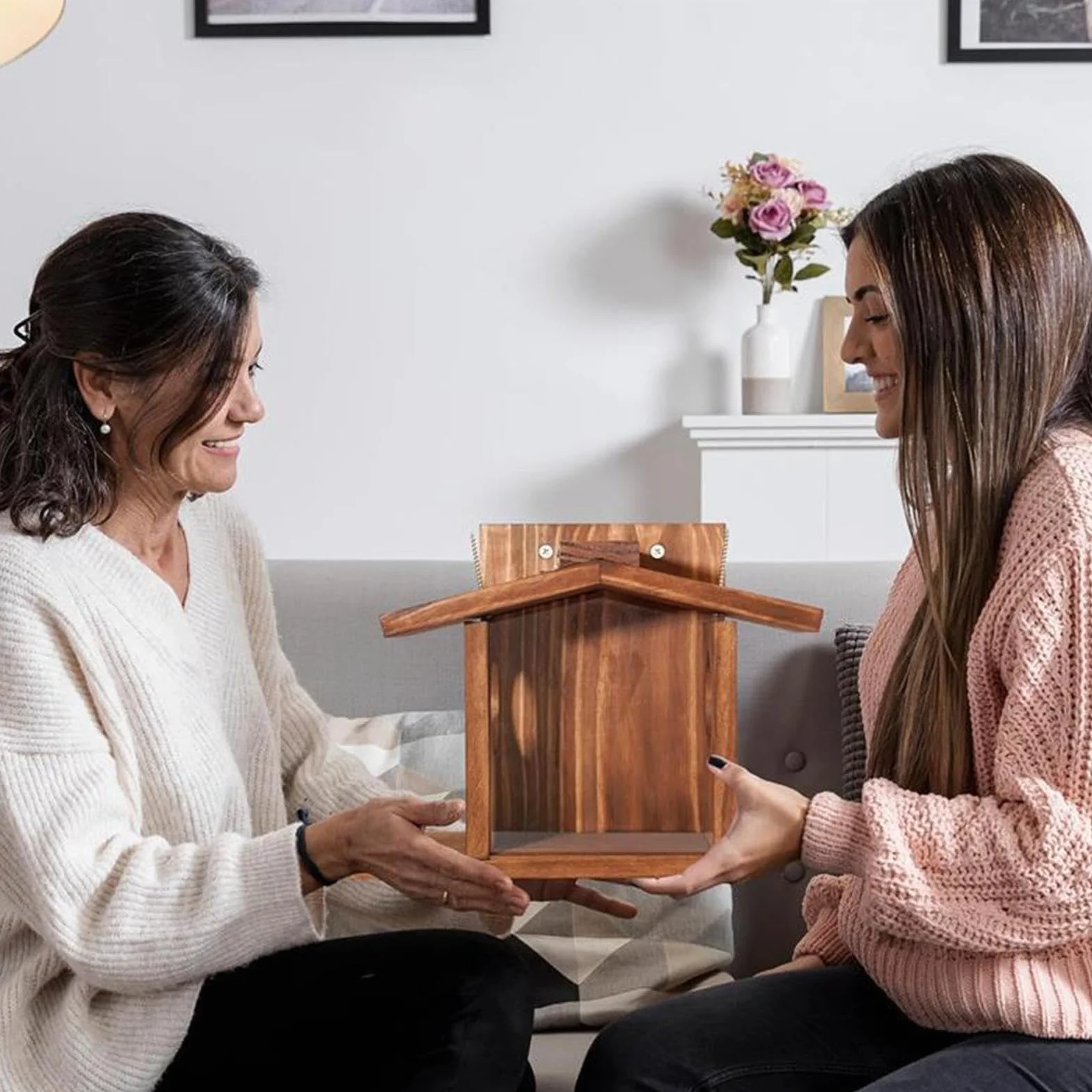 Comedero para ardillas de madera extraíble ajustable exterior