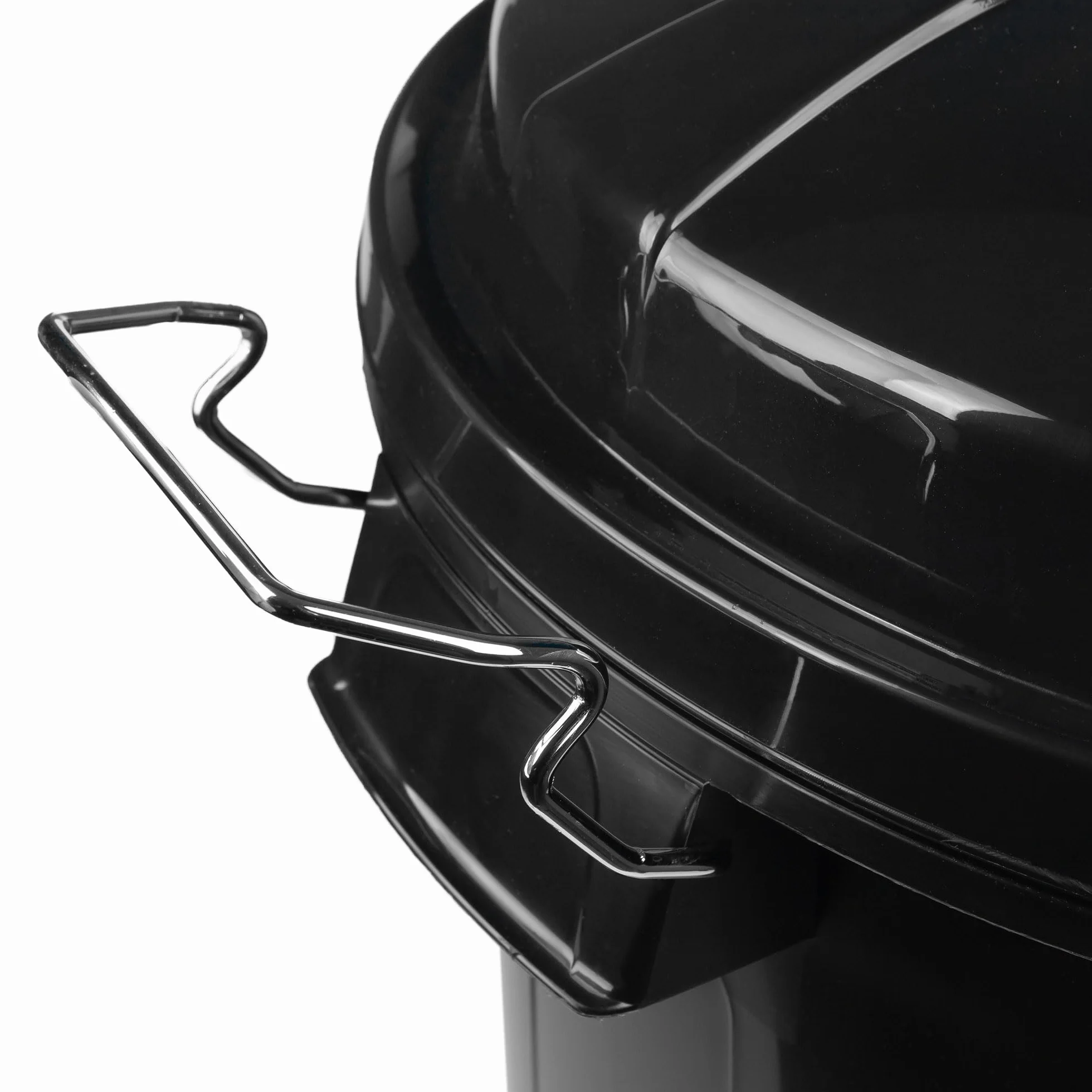 Cubo de basura negro 100 litros polipropileno tapa metálica asas metálicas