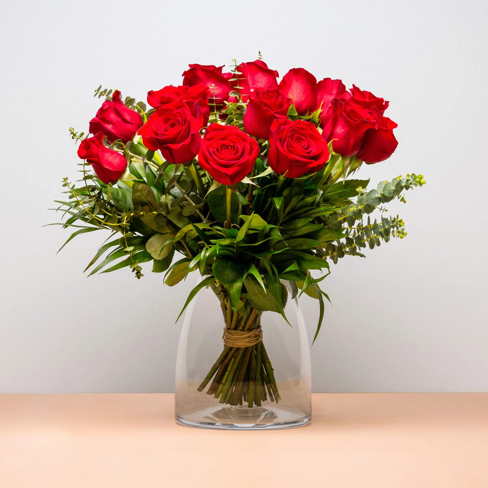 Ramo de 18 rosas Versalles flores naturales envío 24h gratis tarjeta dedicatoria incluida