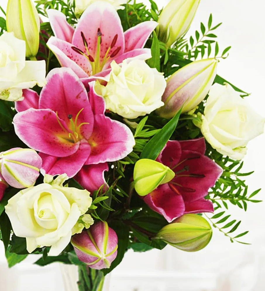 Ramo de Lirios Sensacionales - Ramo de Flores Fresco para Cumpleaños o Día de la Madre - Arreglo de Lujo con Entrega al Día Siguiente