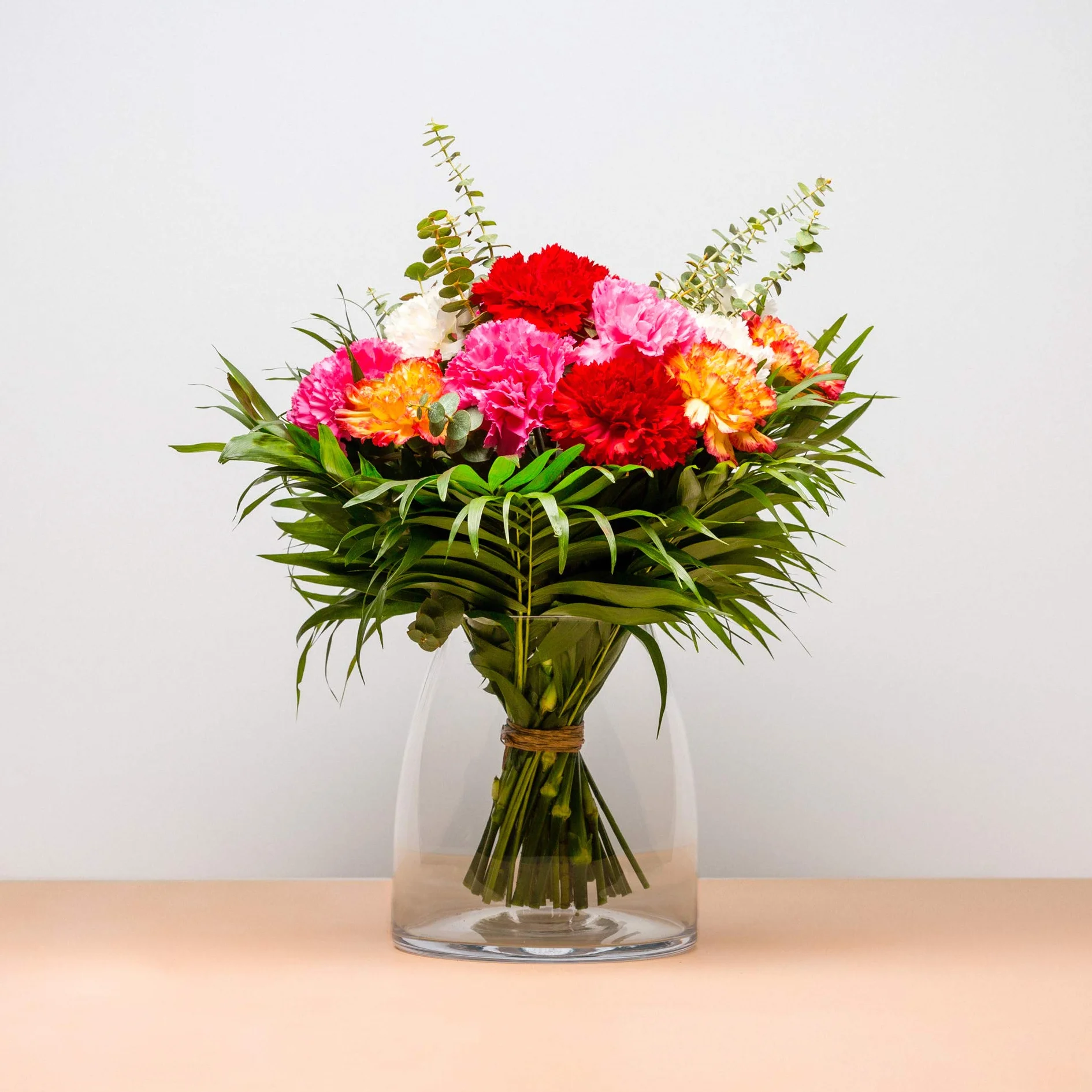 Ramos de flores naturales claveles Lisboa envío a domicilio 24h GRATIS tarjeta dedicatoria incluida caja especial