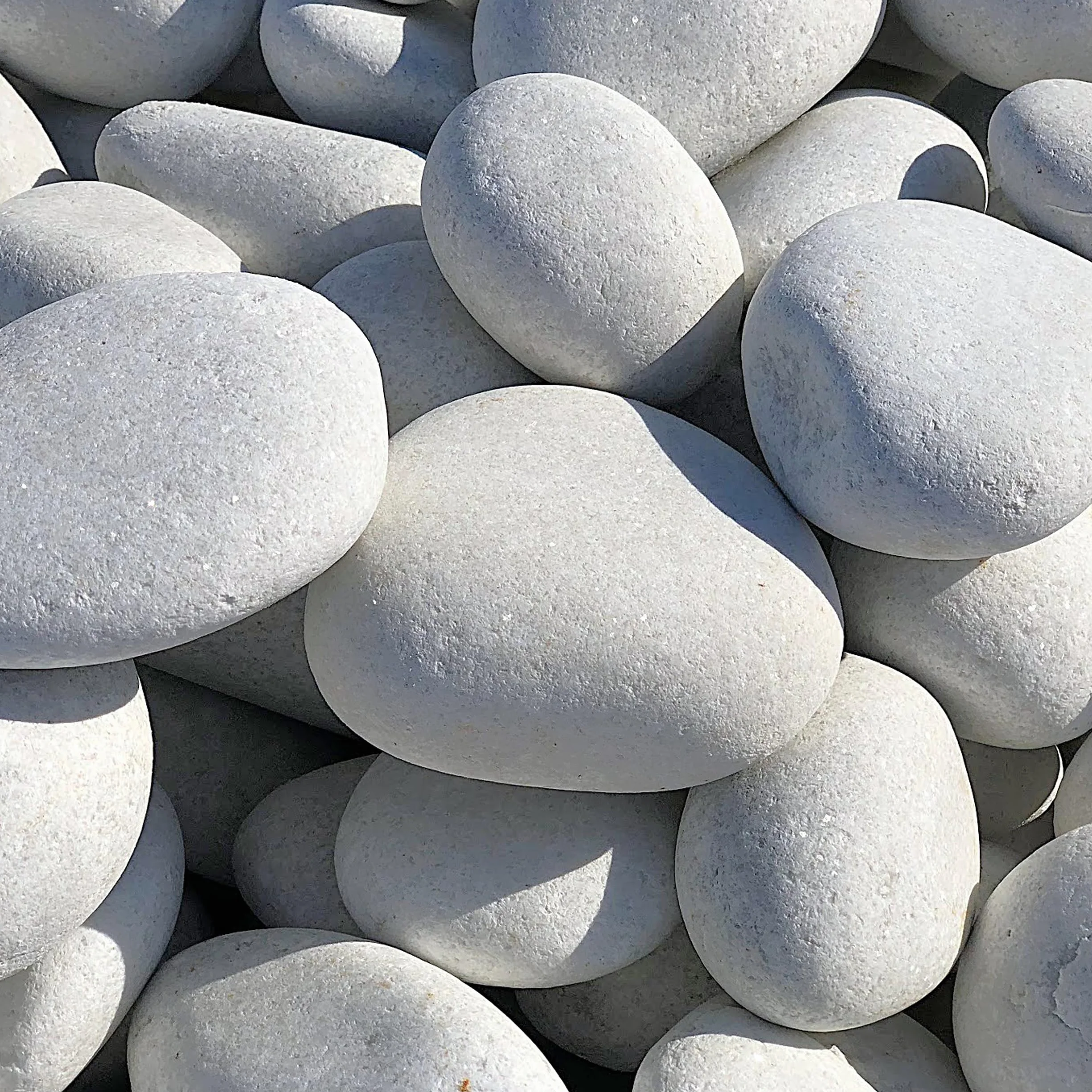 Saco Piedra Decorativa Blanca Canto Rodado 40-60 mm 20 kg para Jardines y Paisajismo