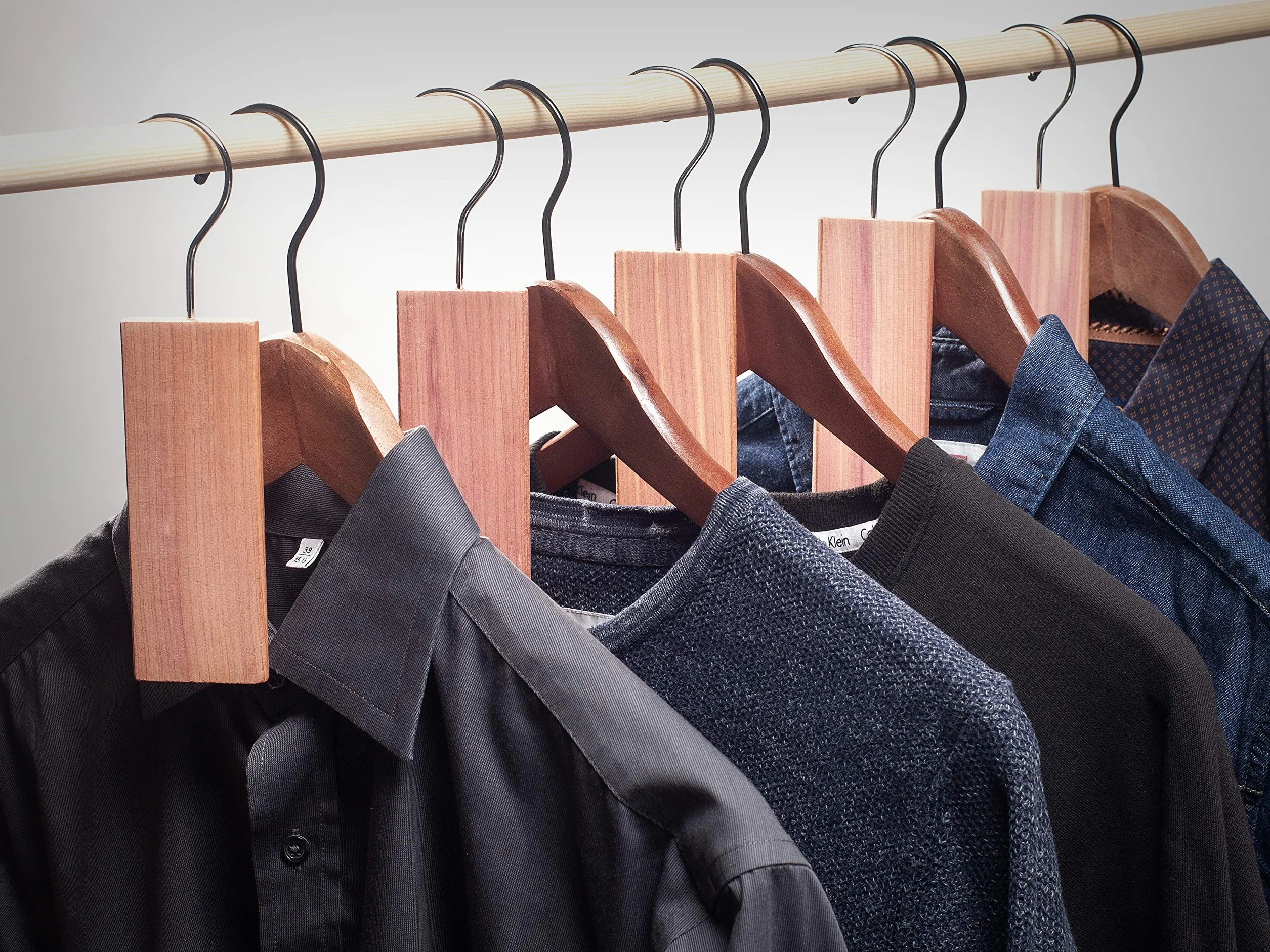 Bloques de madera de cedro 7X - Certificado FSC® - Protección orgánica natural contra polillas para el armario - Repelente duradero y sin productos químicos contra las polillas de la ropa