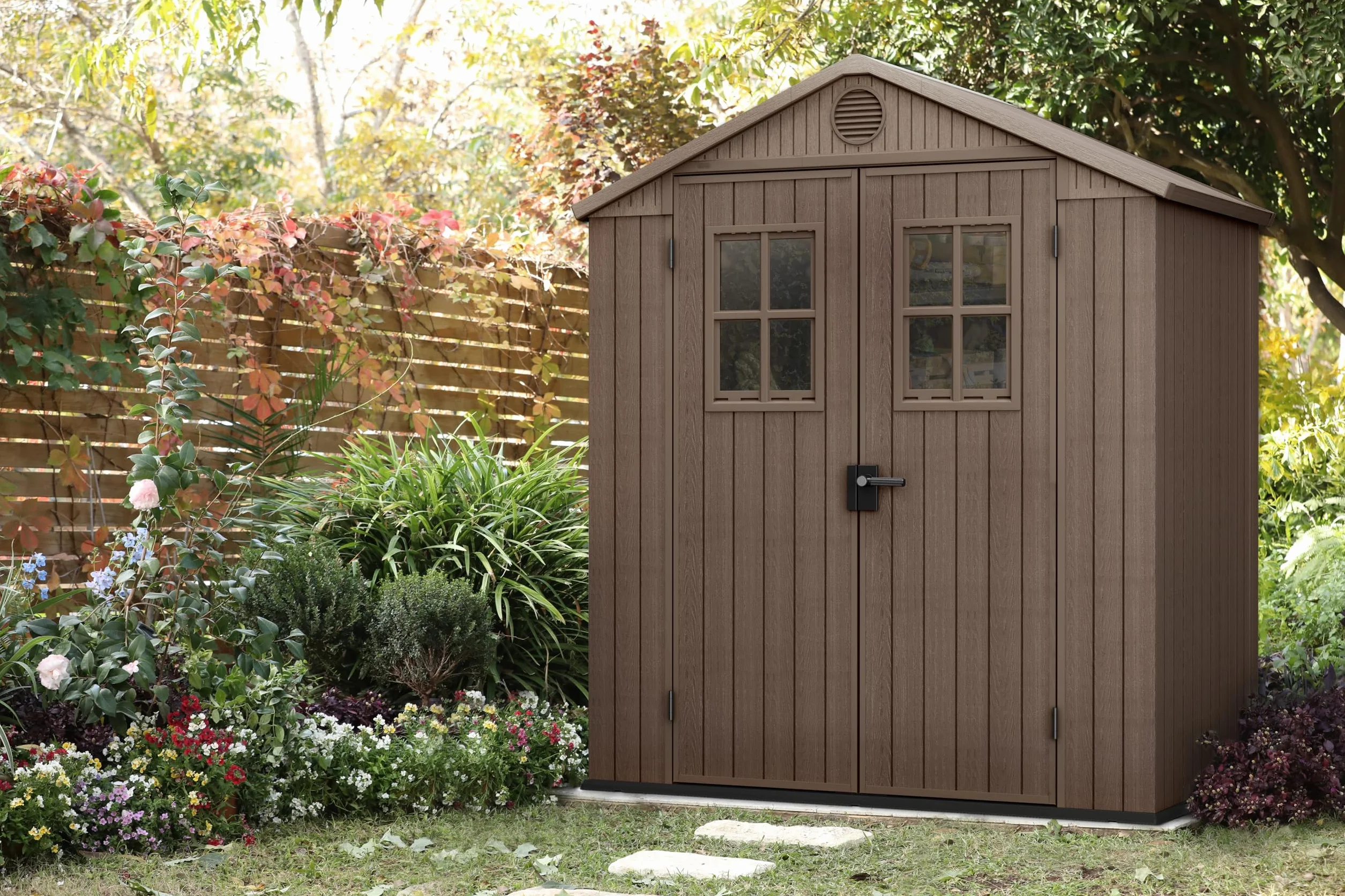 Keter Darwin Caseta de Jardín Exterior Marrón 190x122x221 cm 2,2m2 Efecto Madera Resistente UV