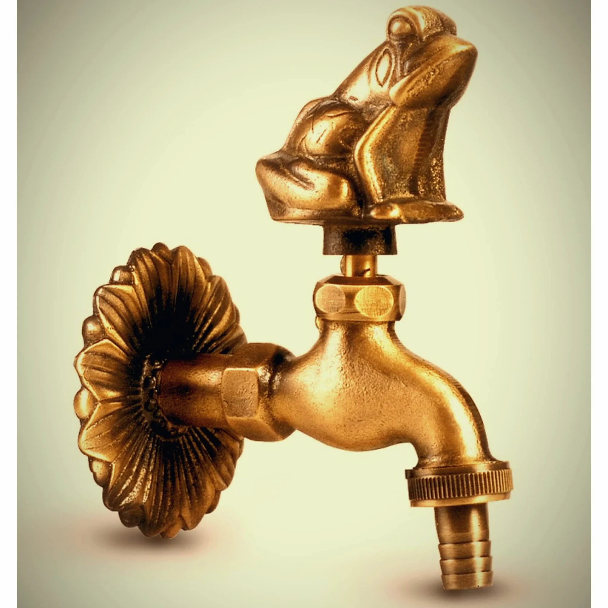 Bricoloco.com Grifo exterior jardín 1/2 decorativo figuras animales acabado óxido vintage latón bronceado - Grifería ornamental para patios y jardines (Rana)