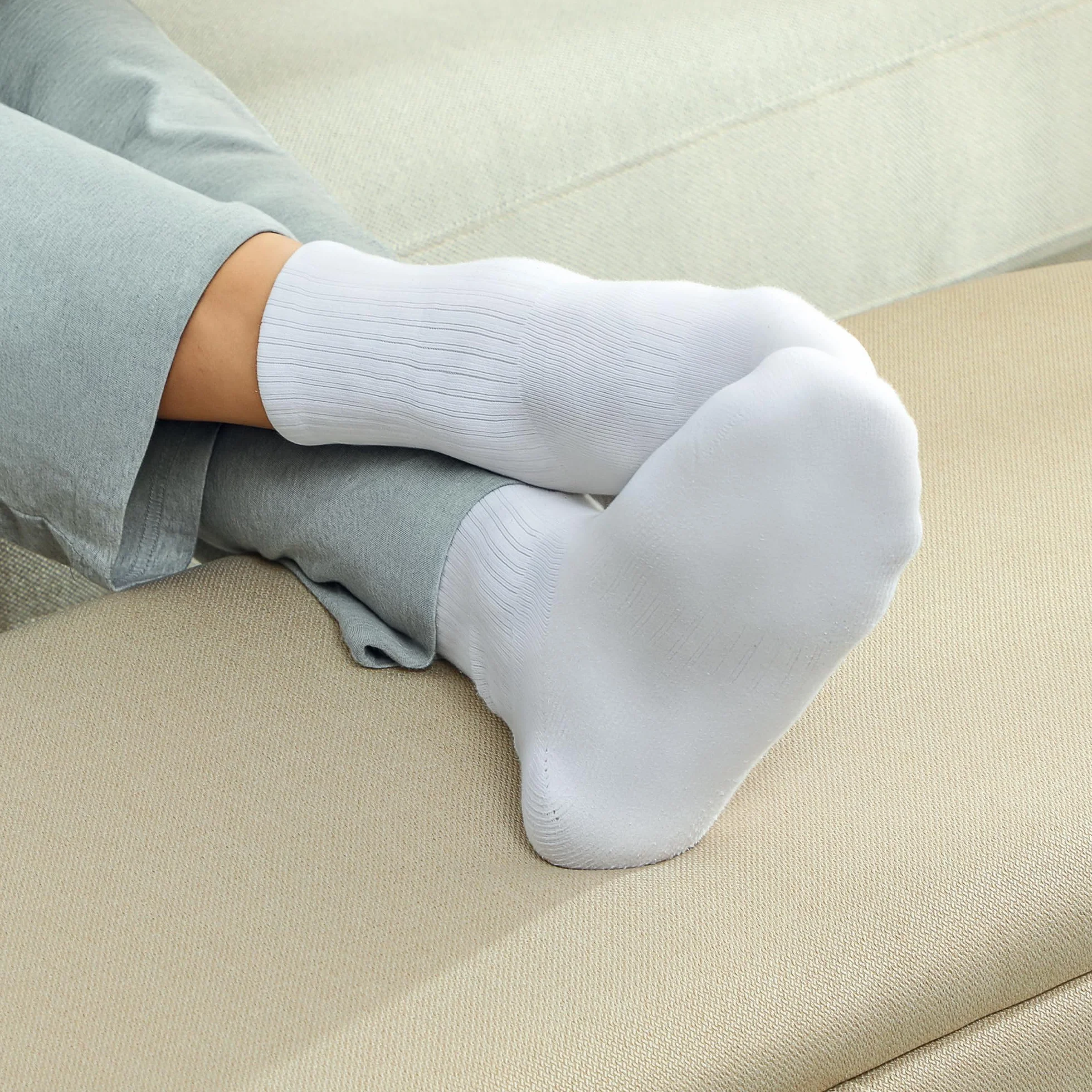 HOMCOM Banco Almacenaje Puff 61L Tapizado Lino Sintético Tapa Abatible Patas Acero 150 kg 101x38,5x44,5 cm Beige