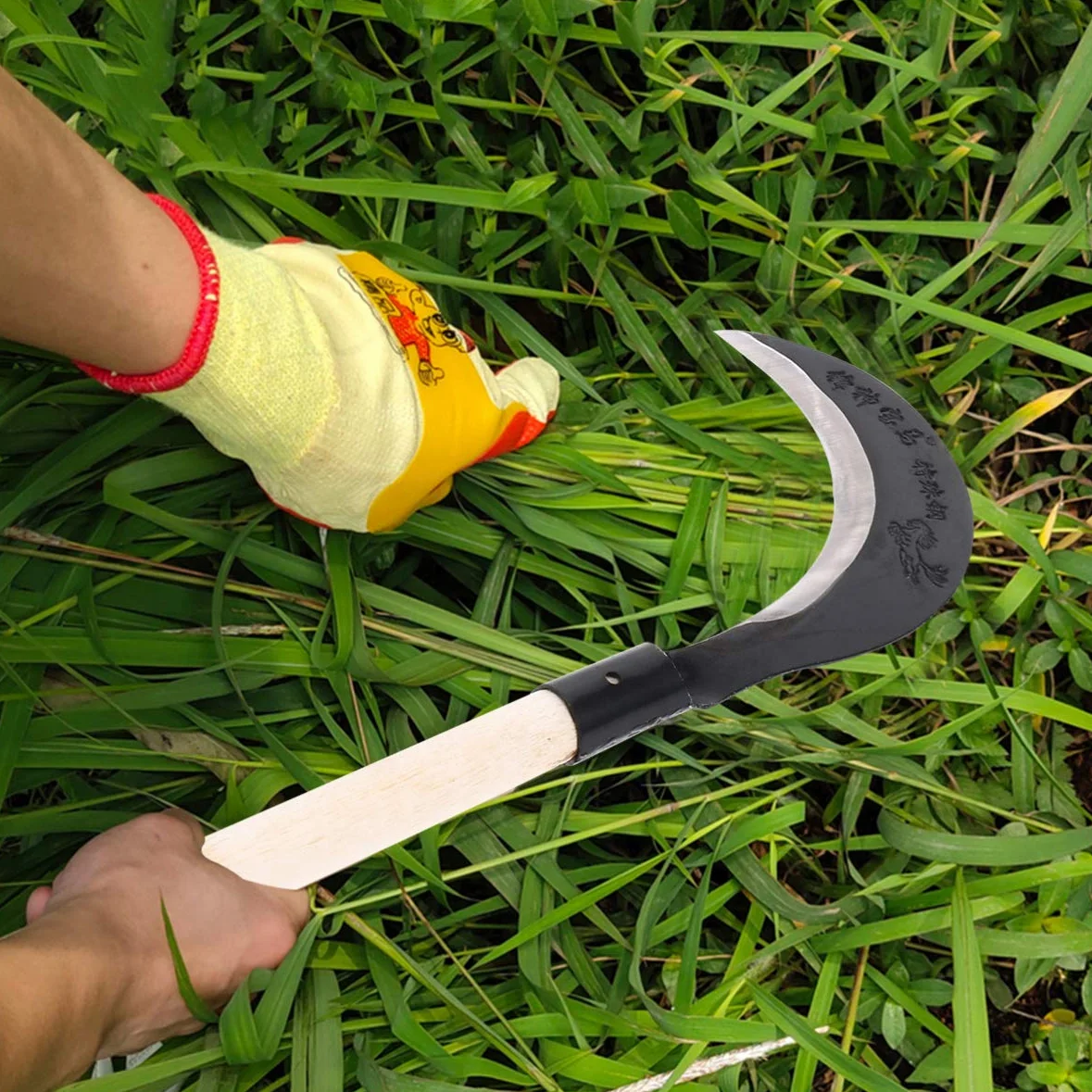BESPORTBLE Guadaña de Mano para Deshierbar Mango Largo de Madera, Acero al Manganeso Afilado y Equilibrado para Jardinería y Césped Varios estilos