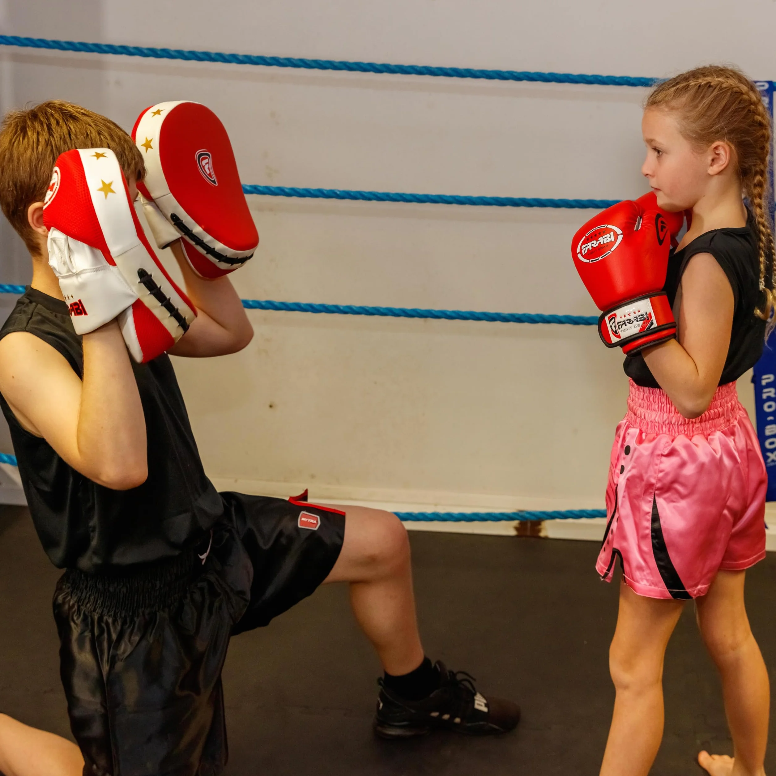 Farabi Sports Guantes Boxeo niño 4 oz 6 oz 8 oz MMA Muay Thai Saco