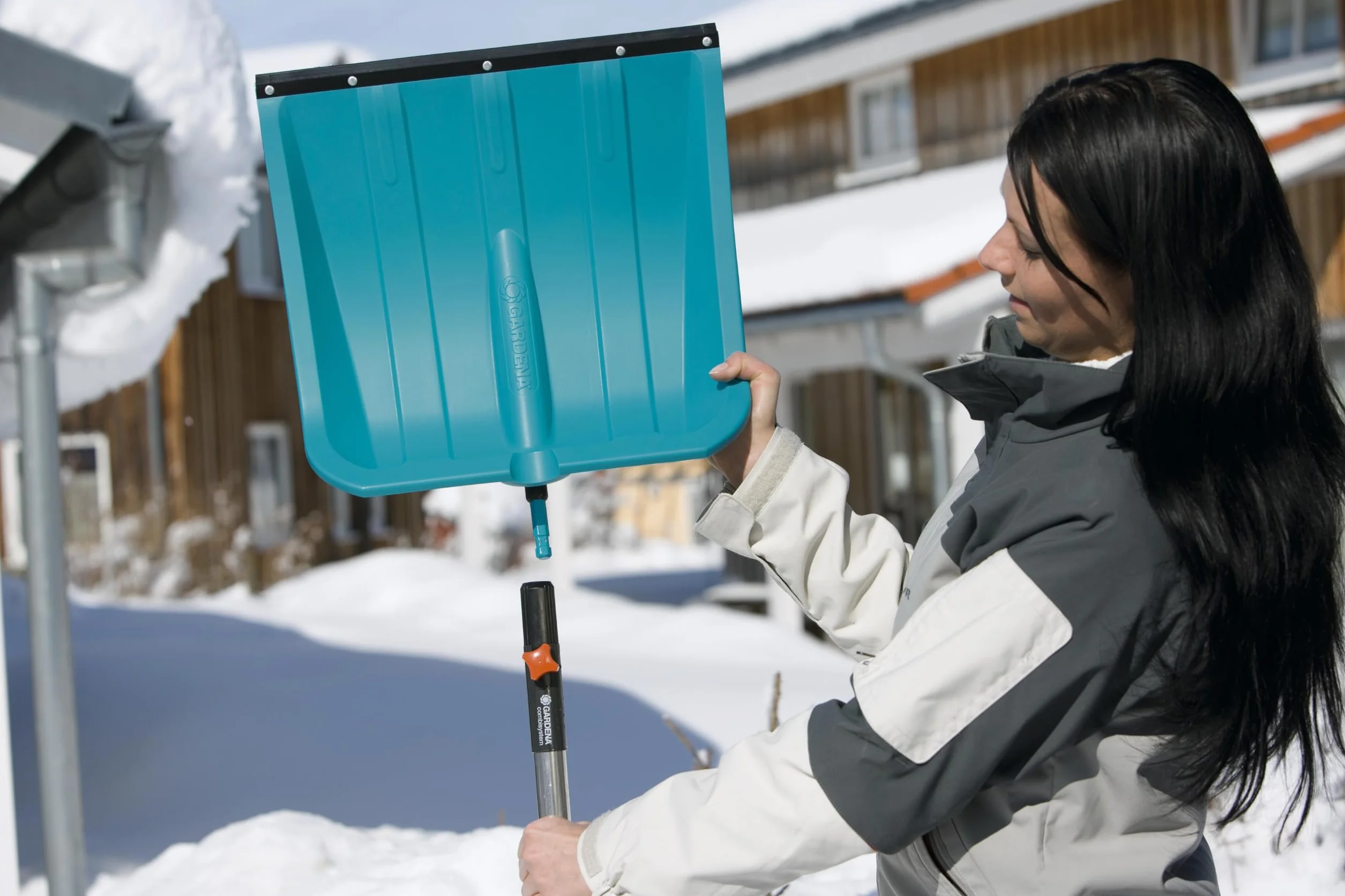 Gardena Pala para nieve Combisystem 40 cm de plástico con rasqueta