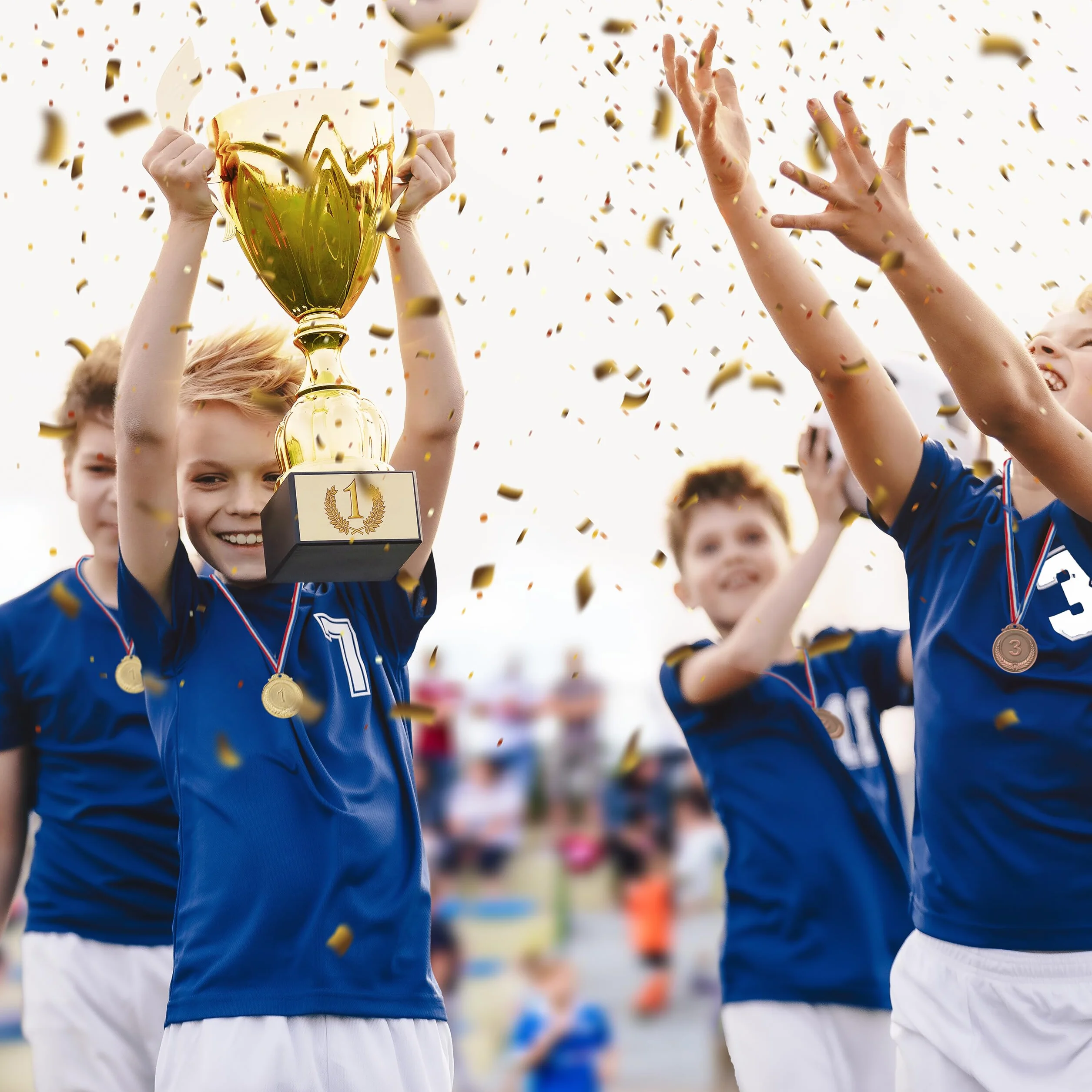 Relaxdays Medallas Infantiles Set 12 Ø 5 cm 1° 2° 3° Lugar Fútbol Premios Metal Dorado Plateado Bronce