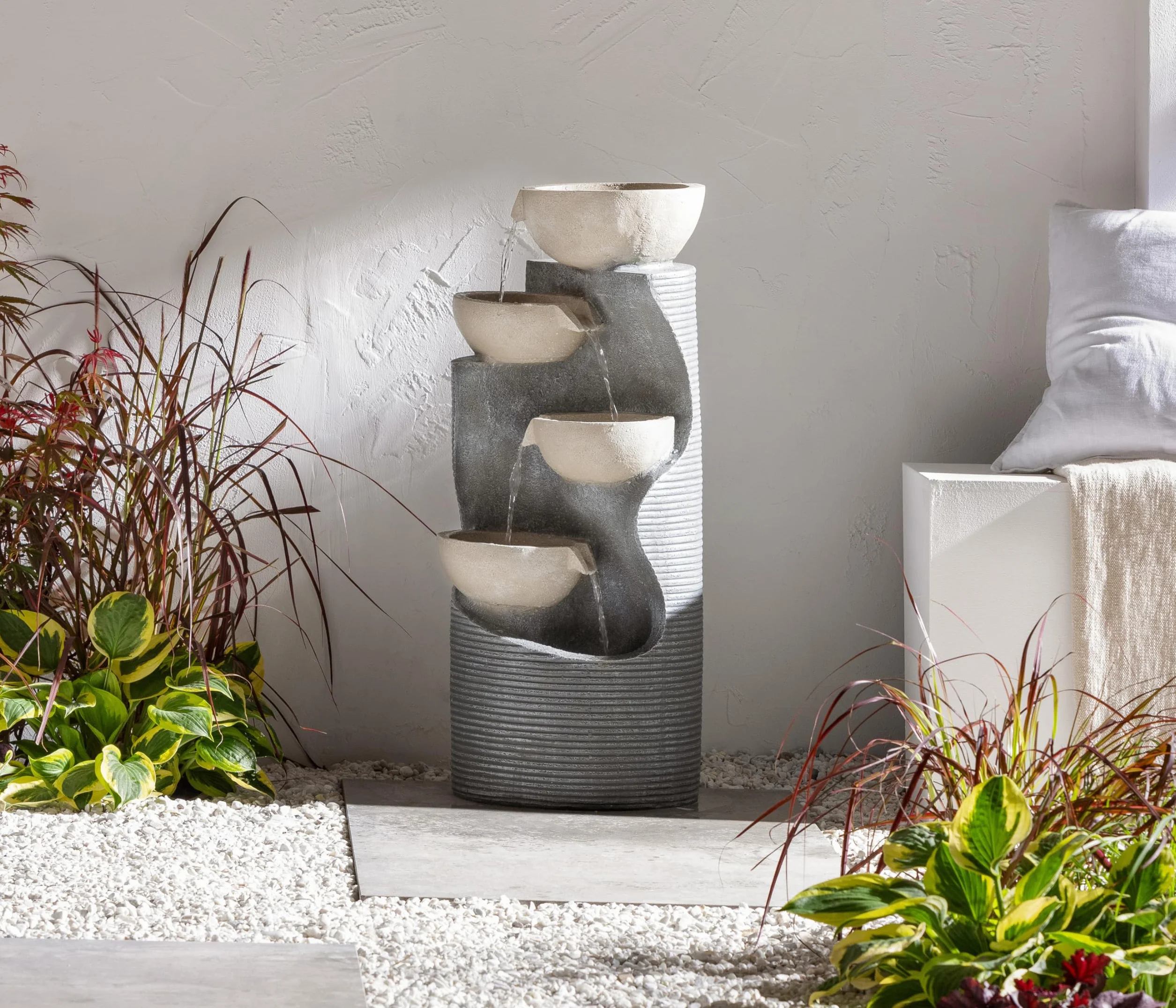 Dehner Fuente de jardín Salo con iluminación LED, Aprox. 81 x 34 x 33 cm, poliresina, Gris