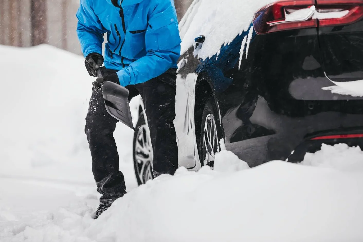 Fiskars Solid Pala de nieve para el coche, 63 cm, Negro, fibra de vidrio