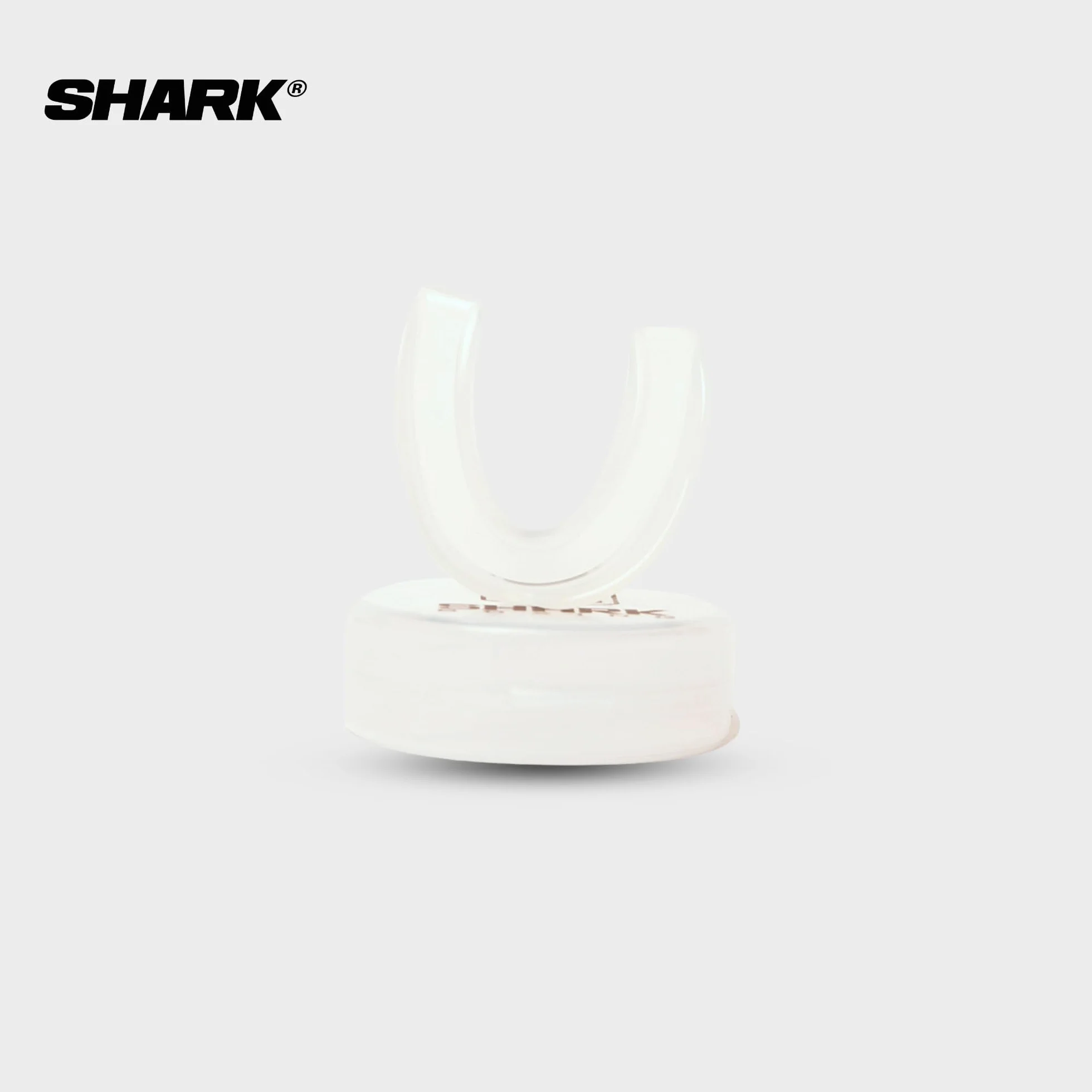 SHARK BOXING Protector Bucal Boxeo MMA Muay Thai con Caja Ajuste Personalizado Boil & Bite 100% Moldeable Transparente
