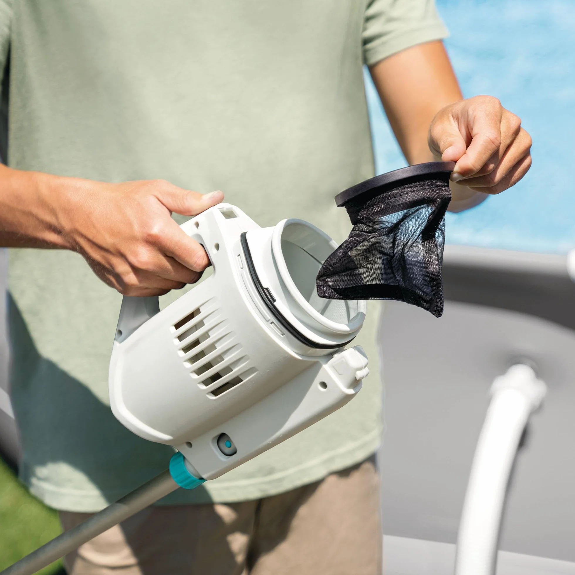 Aspirador Manual Eléctrico ZR100 Intex para Piscinas, Batería Recargable 50min, Mástil 2,39m