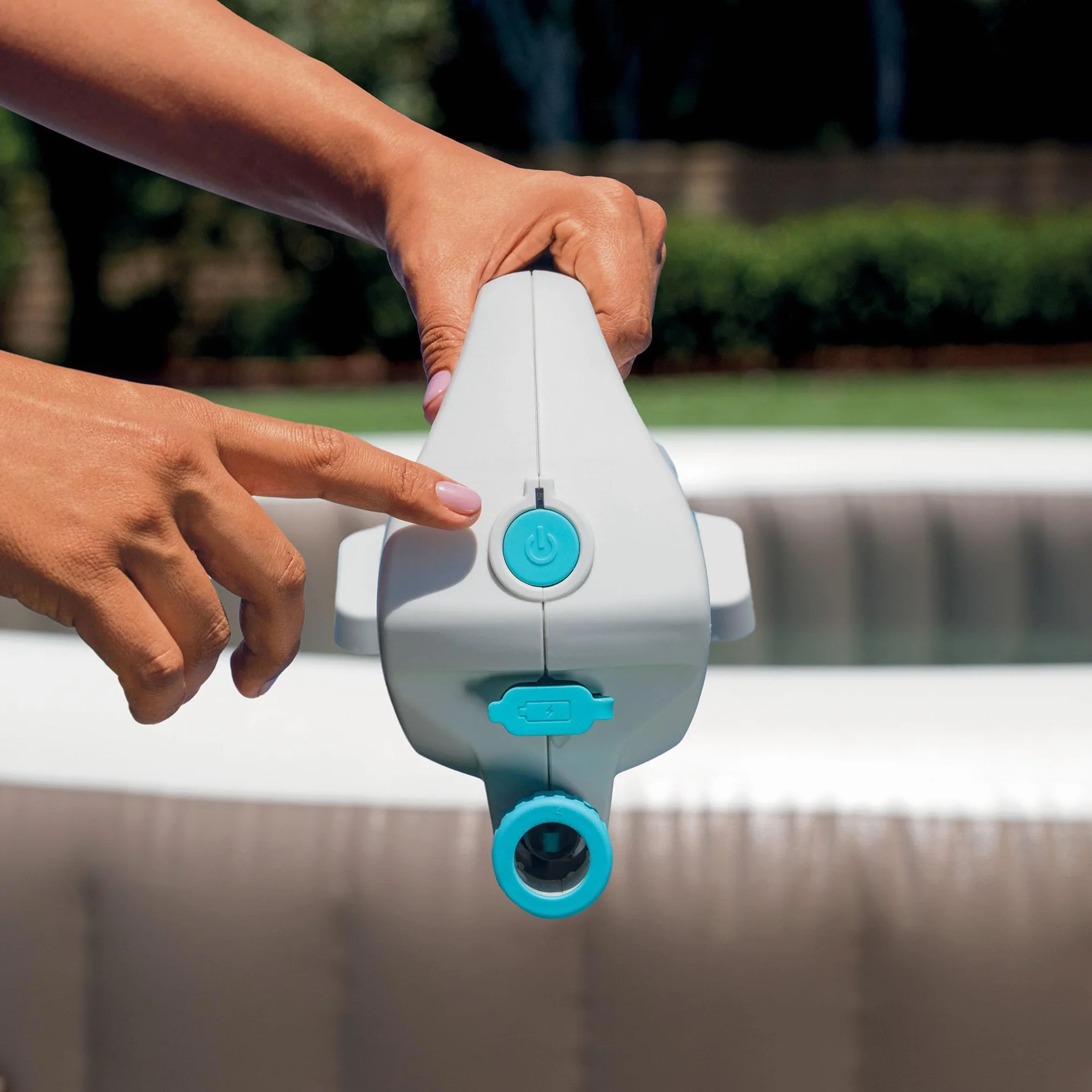 Aspirador Manual Eléctrico ZR100 Intex para Piscinas, Batería Recargable 50min, Mástil 2,39m