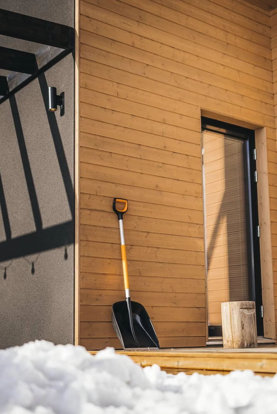 Fiskars Pala de nieve X-series 132 cm Aluminio/polímero Negro naranja gris