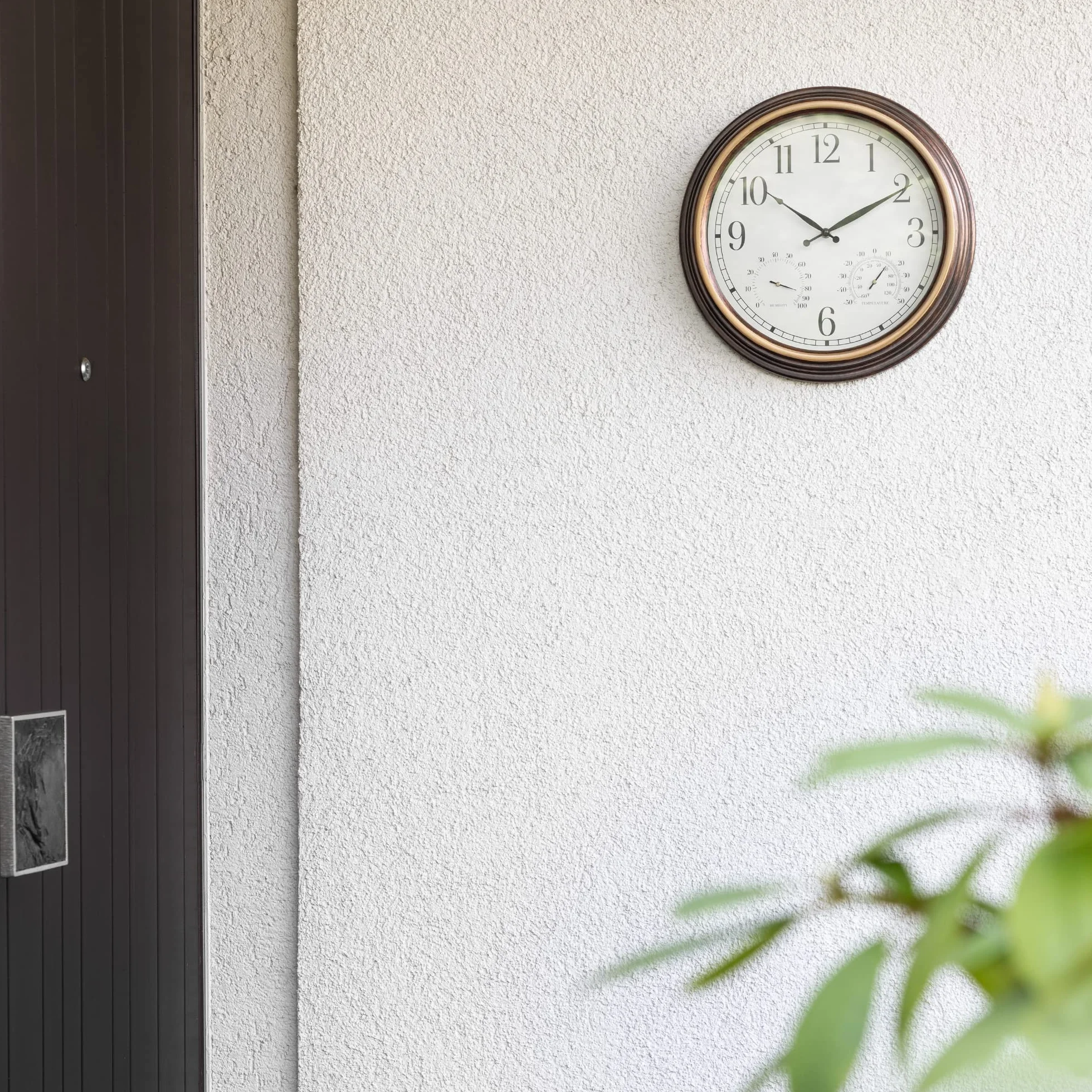 Navaris Reloj de Pared Vintage Redondo 38,1 cm Impermeable Exteriores Silencioso Termómetro Humedad Marrón