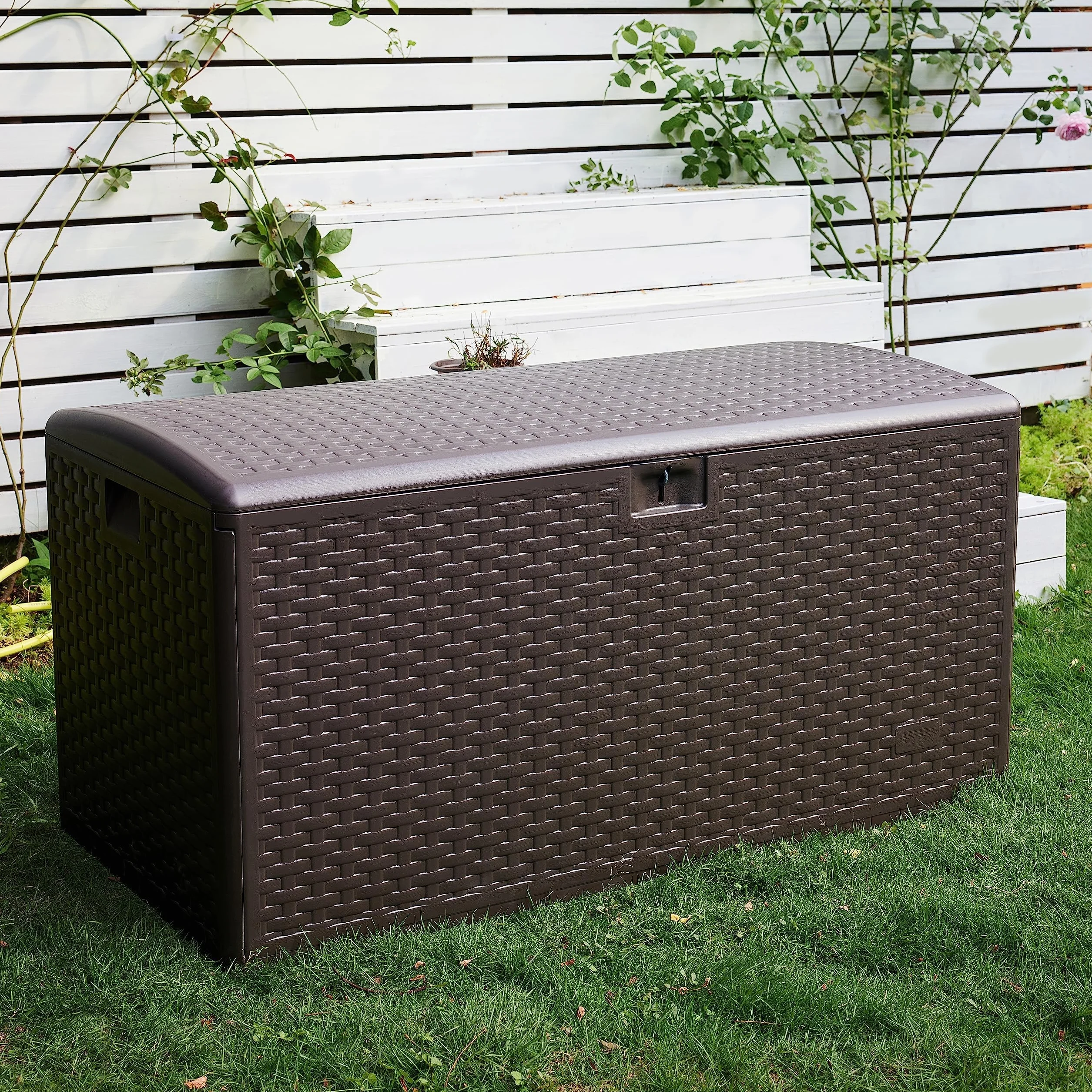 Amazon Basics Arcón para exteriores, caja de almacenamiento 375 l marrón
