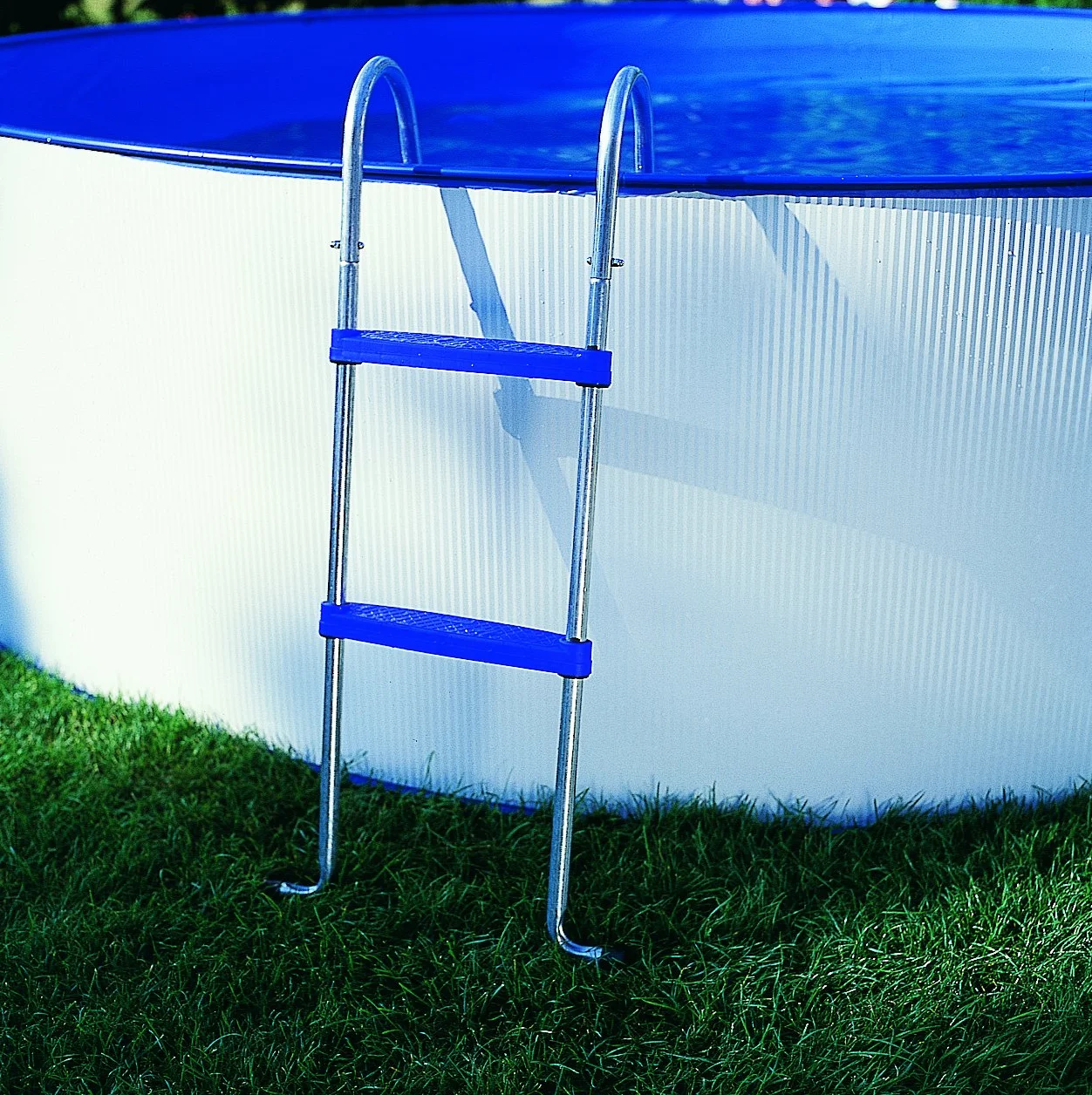 Escalera de Seguridad para Piscinas Elevadas Gre AR109 Acero Galvanizado Peldaños Antideslizantes