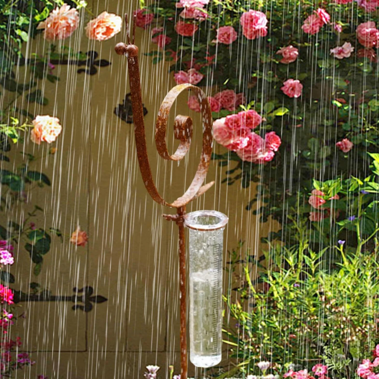 Decorative Rain Gauge Snail Shape Stake Rustproof Garden Rain Meter
