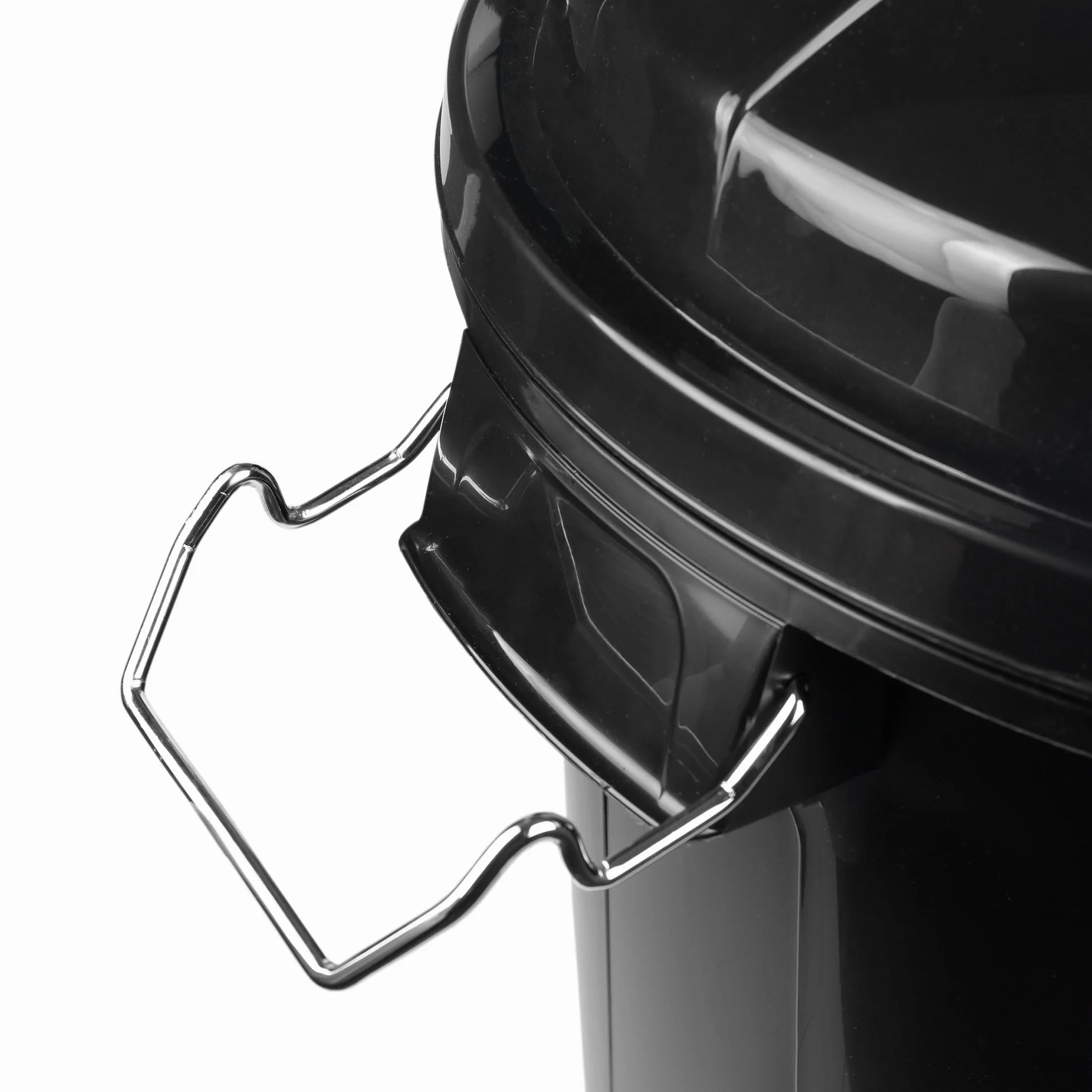 Cubo de basura negro 100 litros polipropileno tapa metálica asas metálicas