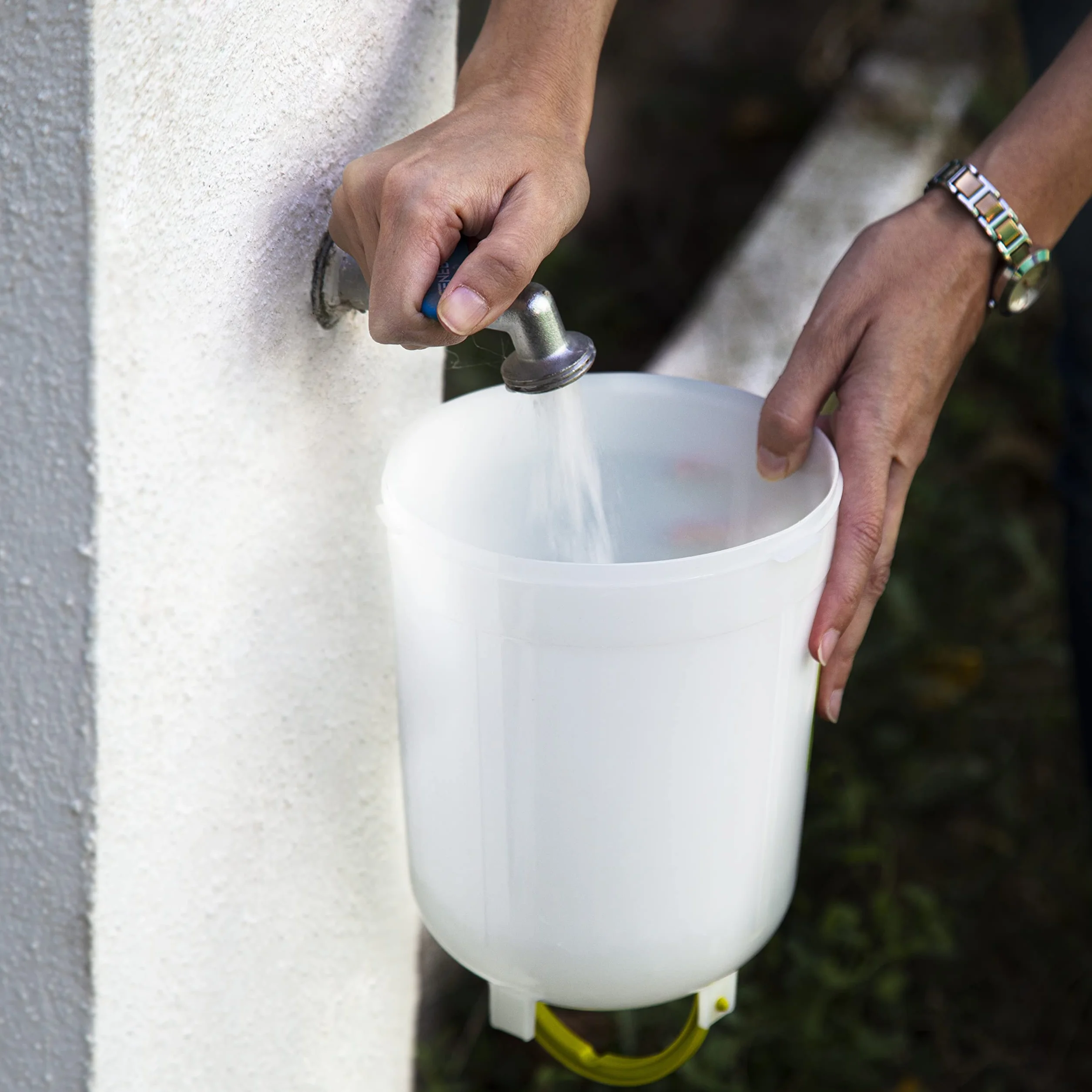FINCA CASAREJO Bebedero Aves de Corral Bío con Patas 5 L Bebedero ecológico plástico Origen Vegetal