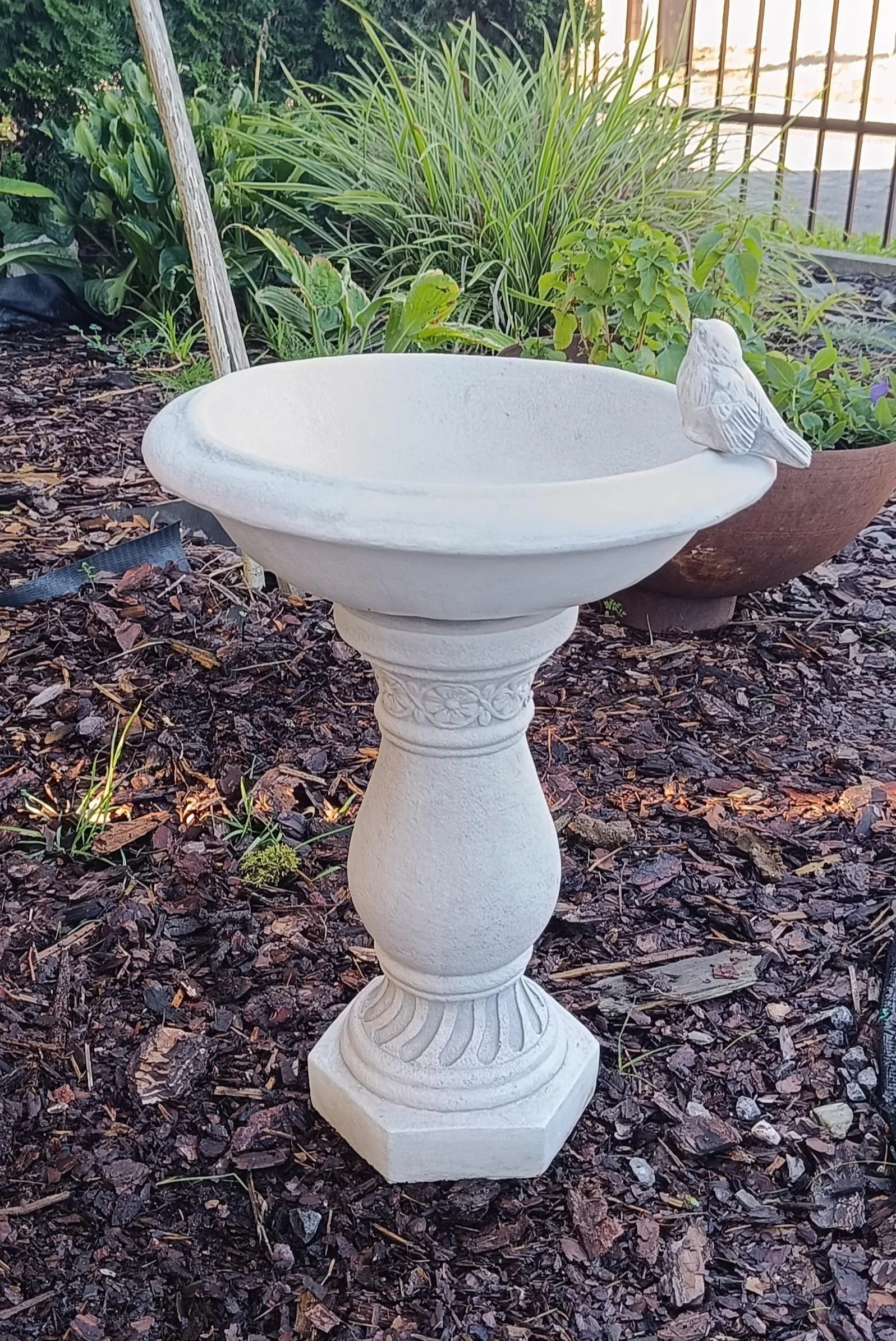 Antiguo baño de pájaros Adorno de Piedra Columna Decorativa Green Lane Garden