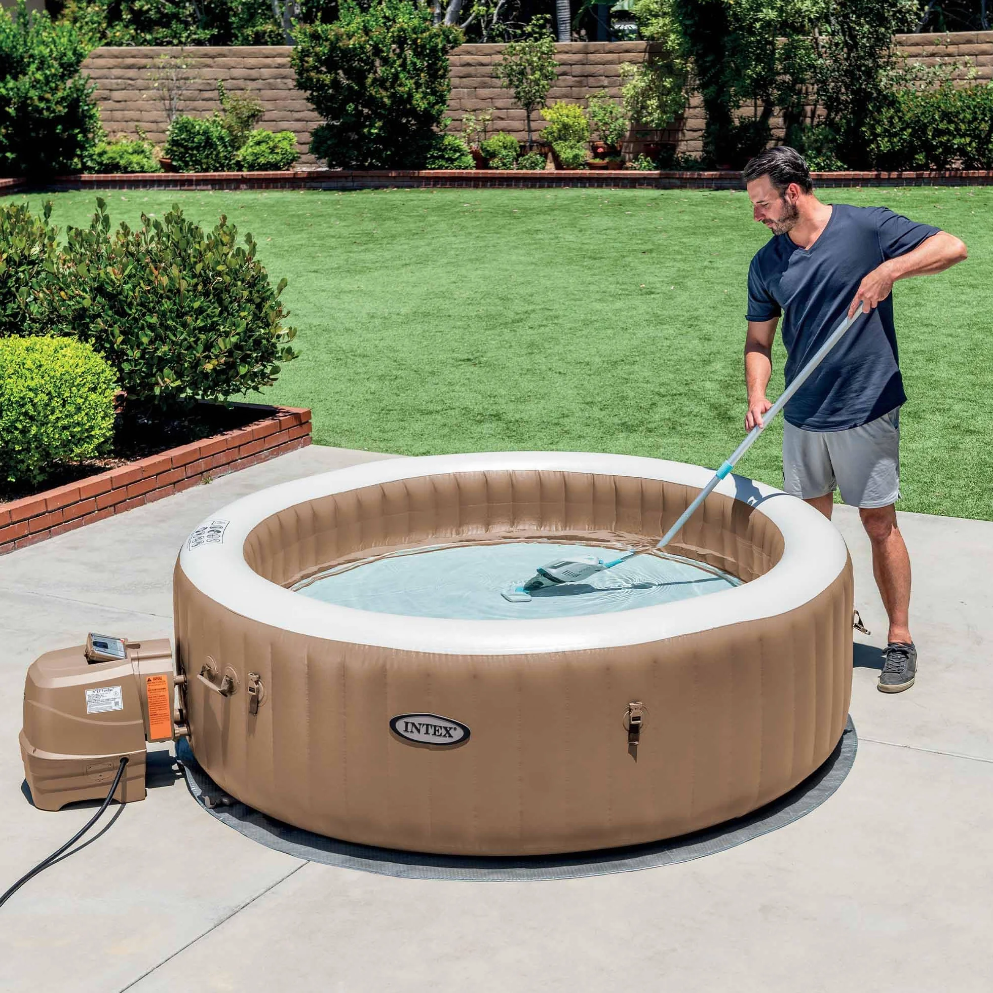 Aspirador Manual Eléctrico ZR100 Intex para Piscinas, Batería Recargable 50min, Mástil 2,39m