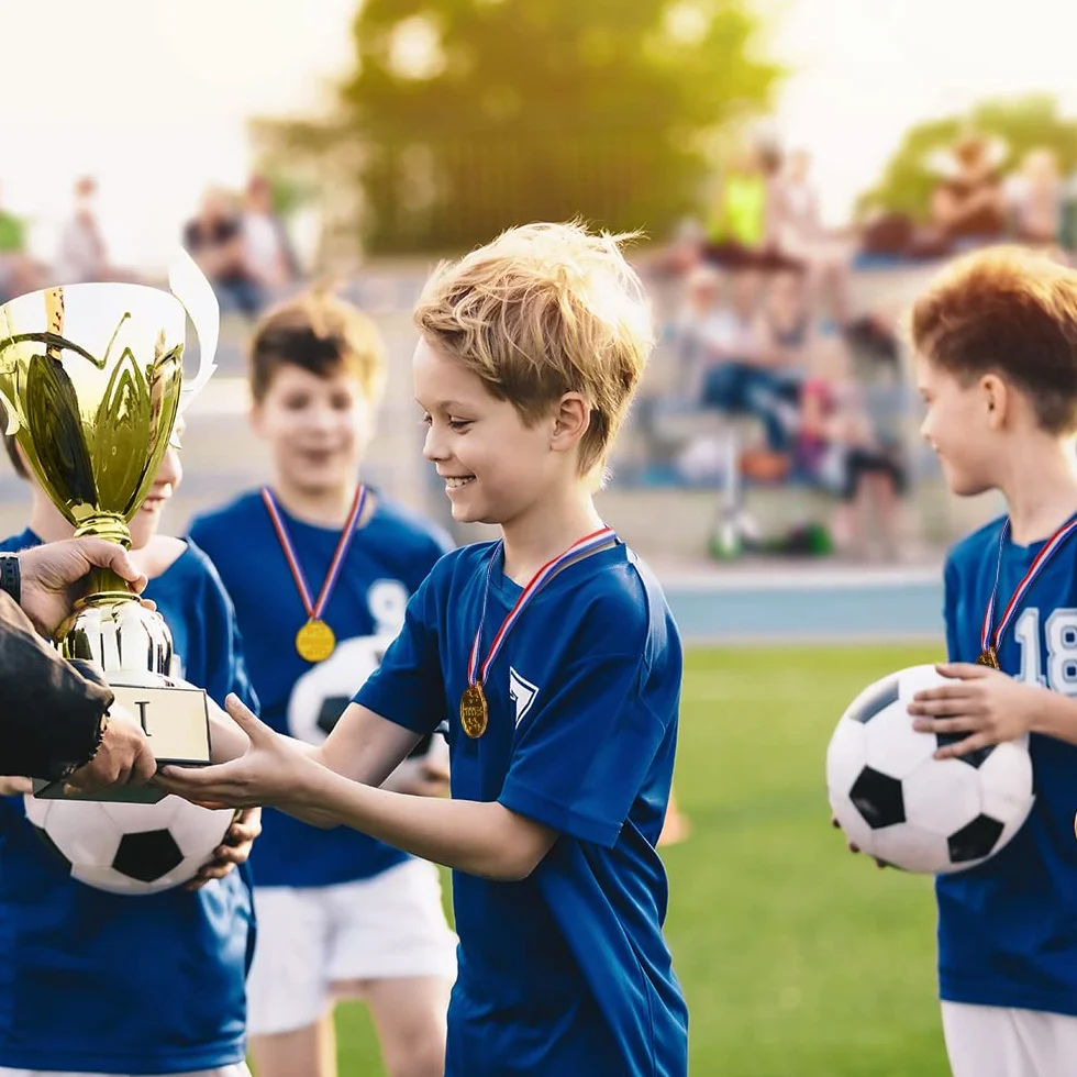 flintronic Medallas de Ganador de Oro 28PCS Plástico Dorado para Niños con Cintas