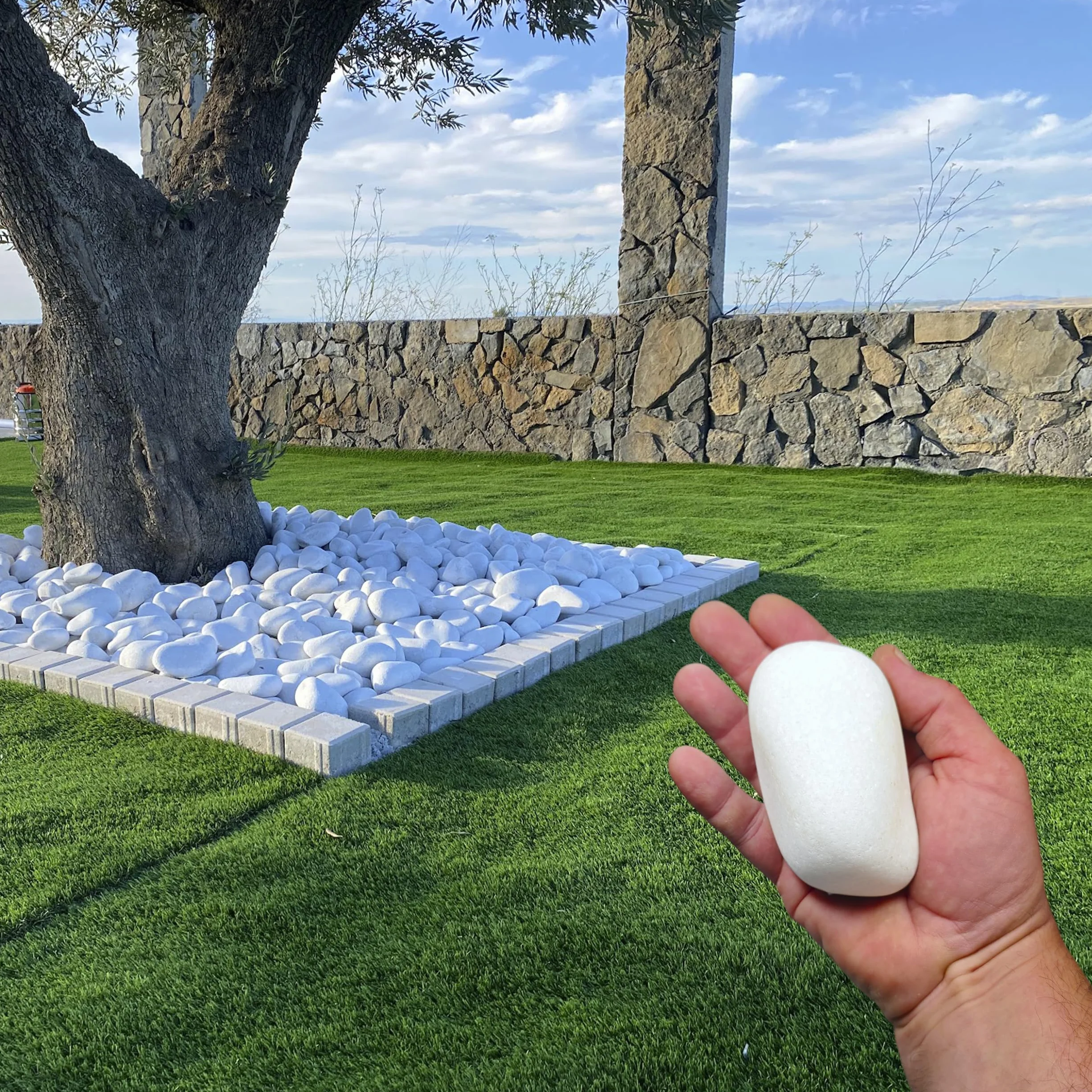 Saco Piedra Decorativa Blanca Canto Rodado 40-60 mm 20 kg para Jardines y Paisajismo