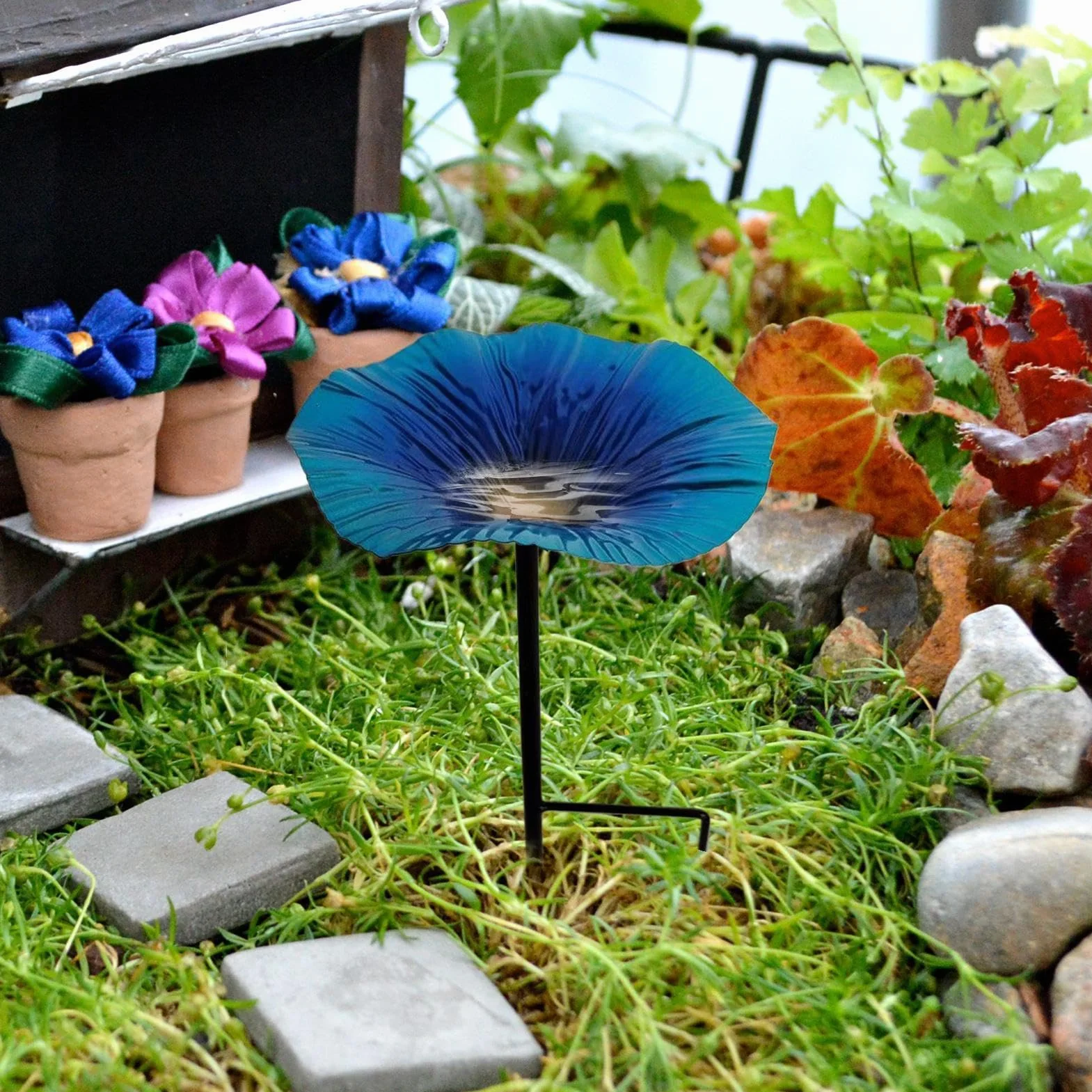 Bebedero de Pájaros con Agua Decoración Jardín Forma Flor Poste para Aves Colibrí Salvaje Pinzón